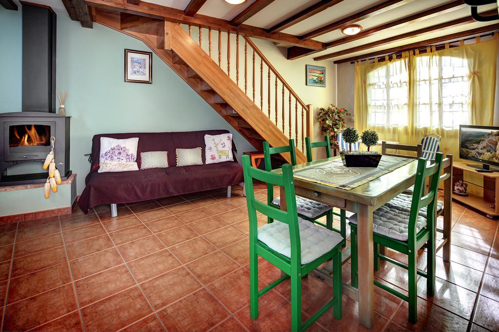 Apartamentos Bellavista Alquézar Kamer foto